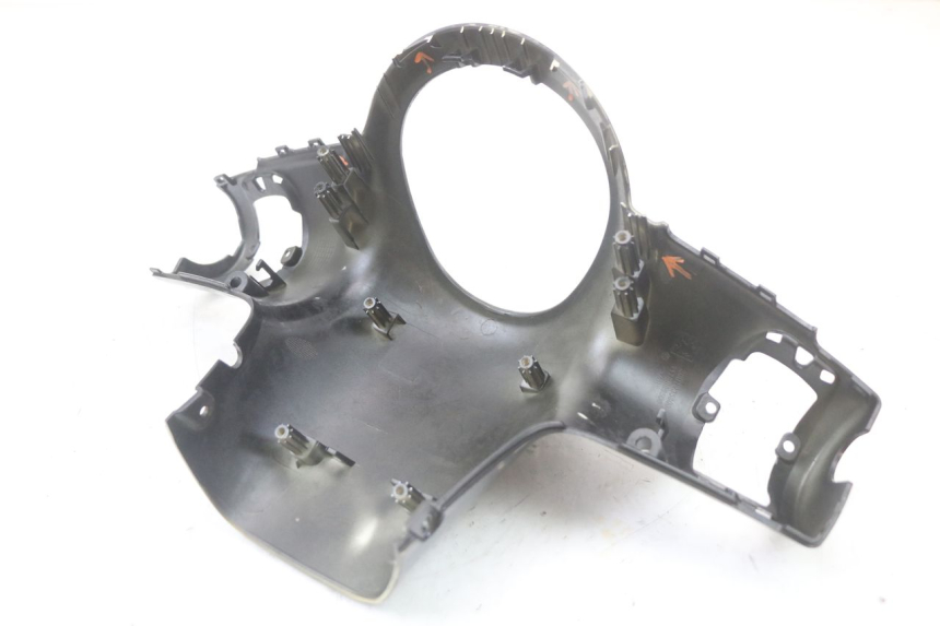 photo de CUBIERTA DEL MANILLAR DELANTERO PEUGEOT DJANGO 125 (2014 - 2017) - Recambio usado revisado