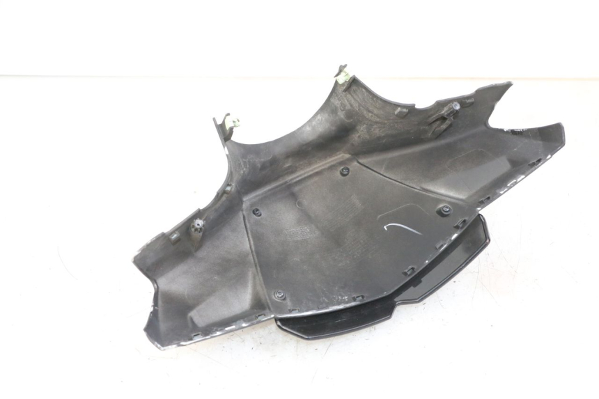 photo de CUBIERTA DEL MANILLAR DELANTERO PEUGEOT KISBEE 4T 50 (2018 - 2022) - Primer plano técnico