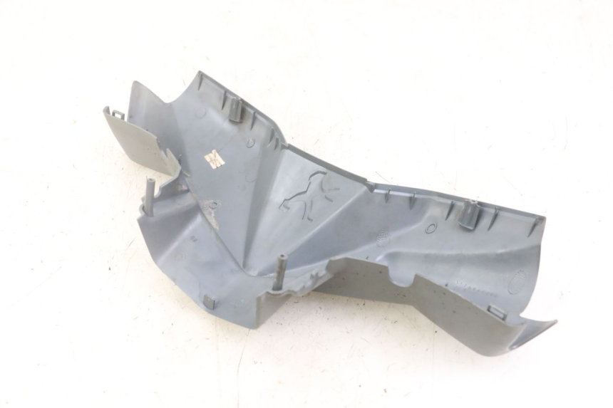 photo de TAPA MANILLAR TRASERO PEUGEOT LUDIX ONE 50 (2005 - 2008) - Primer plano técnico