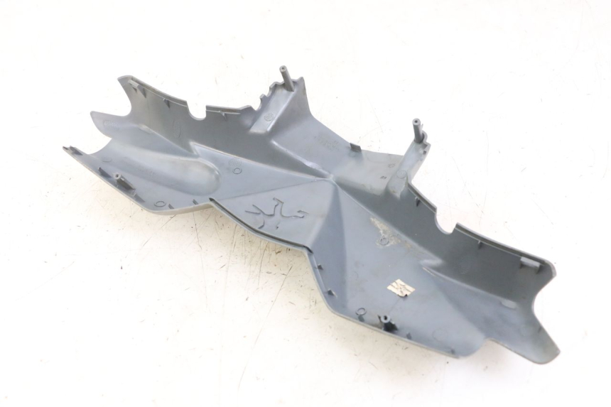 photo de TAPA MANILLAR TRASERO PEUGEOT LUDIX ONE 50 (2005 - 2008) - Detalles de los puntos de fijación