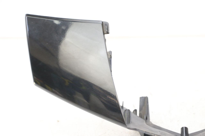 photo de TAPA MANILLAR TRASERO PEUGEOT VIVACITY 125 (2010 - 2017) - Características distintivas