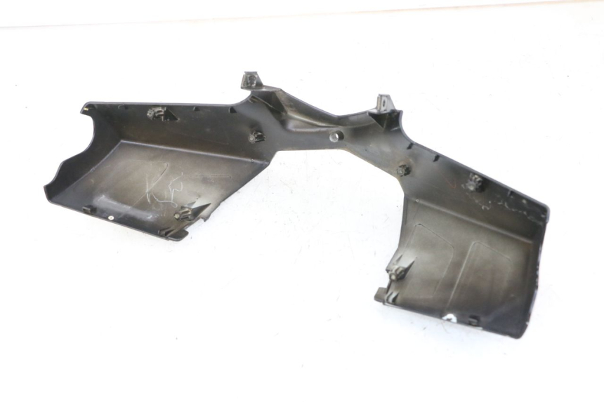 photo de TAPA MANILLAR TRASERO PEUGEOT VIVACITY 125 (2010 - 2017) - Otra perspectiva