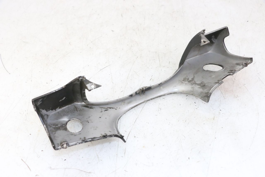 photo de TAPA MANILLAR TRASERO PIAGGIO BEVERLY 125 (1998 - 2005) - Primer plano técnico