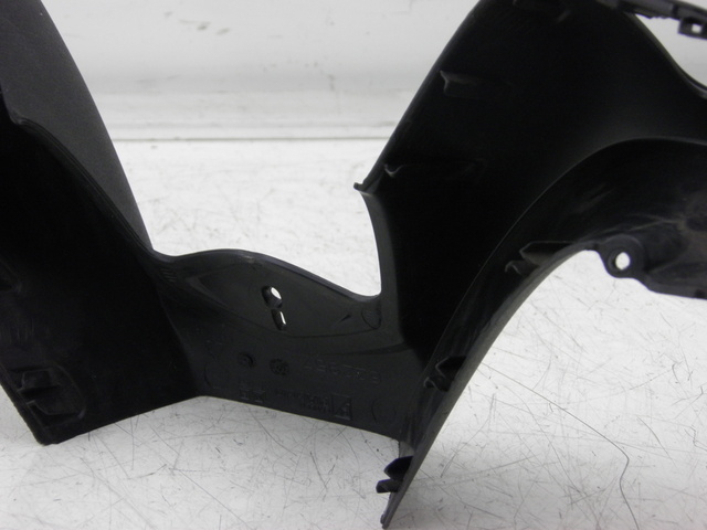 photo de TAPA MANILLAR TRASERO PIAGGIO MP3 RL 125 (2008 - 2009) - Detalles de los puntos de fijación