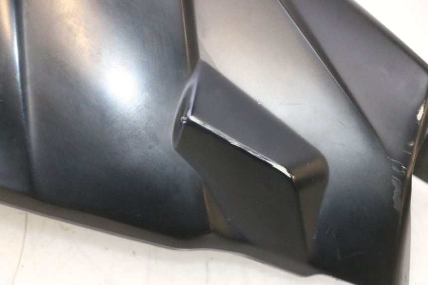 photo de TAPA MANILLAR TRASERO TNT MOTOR ROMA 10' 2T 50 (2011 - 2018) - Detalles de los puntos de fijación