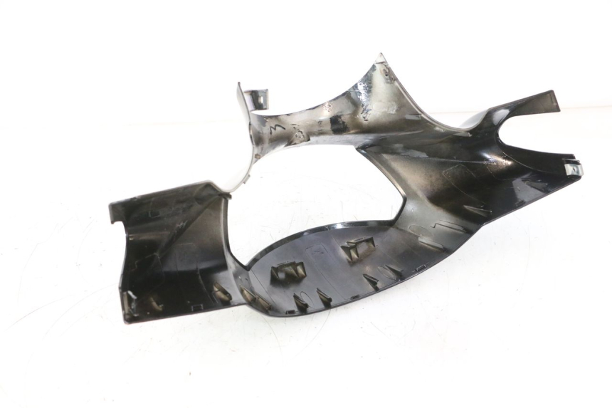 photo de CUBIERTA DEL MANILLAR DELANTERO JM MOTORS SANTANA 50 (2014 - 2023) - Características distintivas