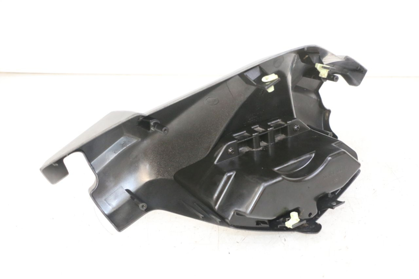 photo de TAPA MANILLAR TRASERO PEUGEOT SATELIS 125 (2013 - 2018) - Zoom estado de uso