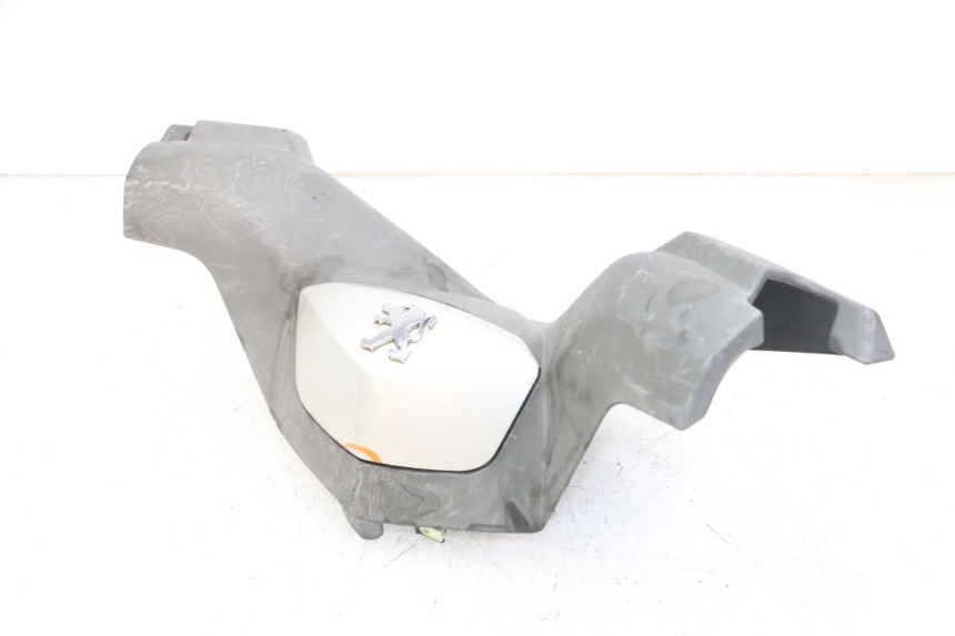 photo de TAPA MANILLAR TRASERO PEUGEOT SATELIS 125 (2013 - 2018) - Marcados y referencias originales