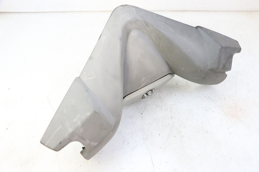 photo de TAPA MANILLAR TRASERO PEUGEOT SATELIS 125 (2010 - 2012) - Detalle de la pieza