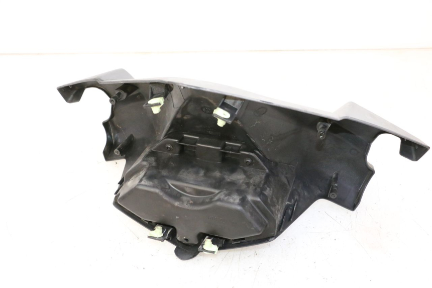 photo de TAPA MANILLAR TRASERO PEUGEOT SATELIS 125 (2010 - 2012) - Otra vista del artículo