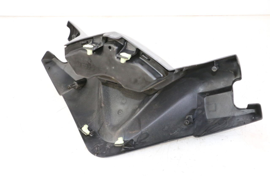 photo de TAPA MANILLAR TRASERO PEUGEOT SATELIS 125 (2010 - 2012) - Marcados y referencias originales