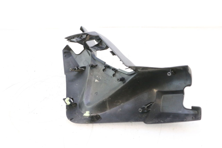 photo de TAPA MANILLAR TRASERO PEUGEOT SATELIS 125 (2006 - 2009) - Otra perspectiva