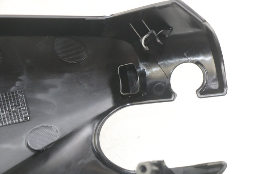 photo de CUBIERTA DEL MANILLAR DELANTERO MBK SKYCRUISER 125 (2010 - 2013) - Zoom estado de uso