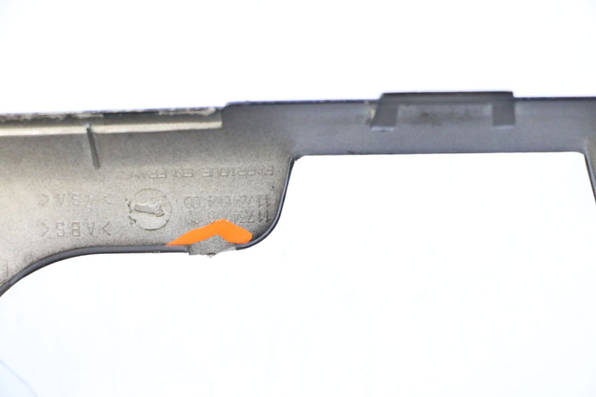photo de TAPA MANILLAR TRASERO PEUGEOT SPEEDFIGHT 2 AC 50 (2000 - 2009) - Detalle de la pieza