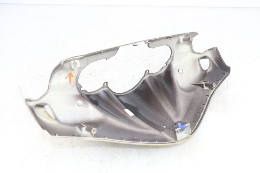 photo de CUBIERTA DEL MANILLAR DELANTERO PEUGEOT SPEEDFIGHT LC 50 (1996 - 2002) - Primer plano técnico