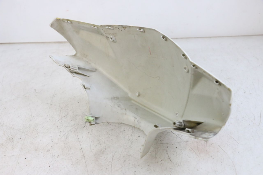 photo de TAPA MANILLAR TRASERO PEUGEOT STREETZONE 2T 50 (2014 - 2019) - Detalle de la pieza