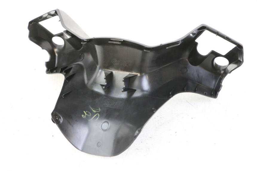 photo de TAPA MANILLAR TRASERO SUZUKI BURGMAN 125 (2018 - 2021) - Zoom estado de uso