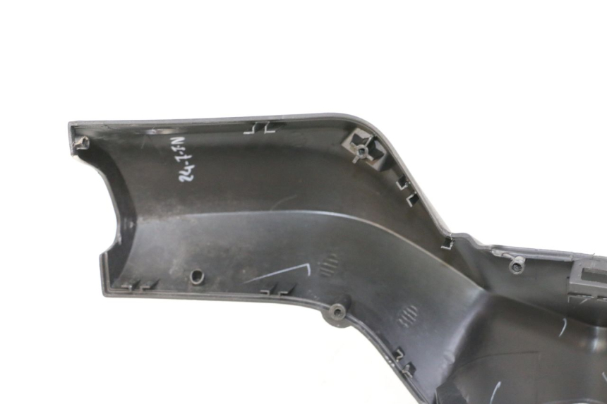 photo de CUBIERTA DEL MANILLAR DELANTERO APRILIA SXR 50 (2021 - 2023) - Primer plano técnico