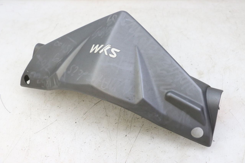 photo de TAPA MANILLAR TRASERO SYM ORBIT 2 4T 50 (2008 - 2017) - Vista general del producto