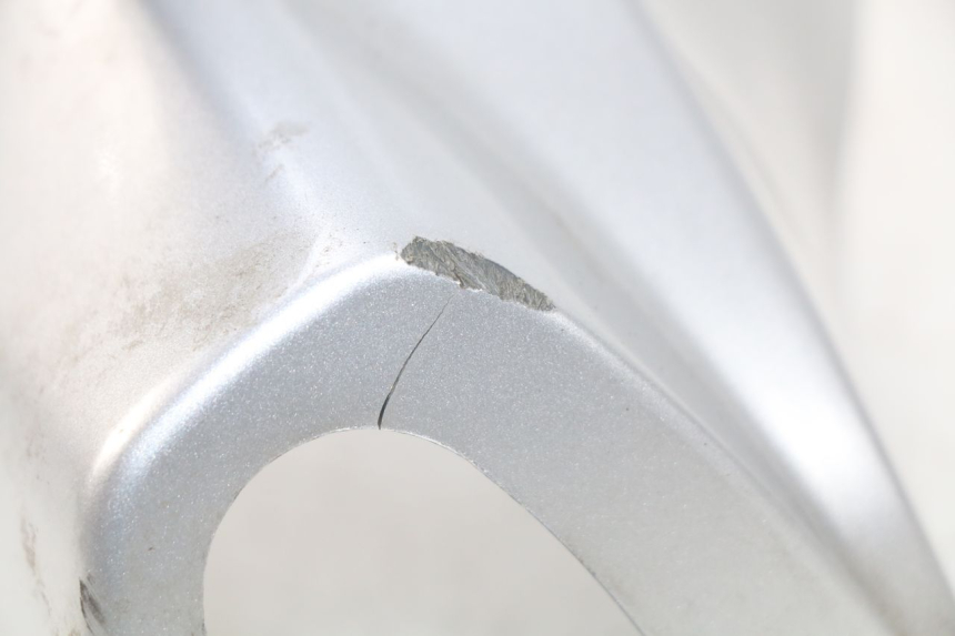 photo de TAPA MANILLAR TRASERO SYM SYMPHONY 50 (2009 - 2015) - Detalle de la pieza