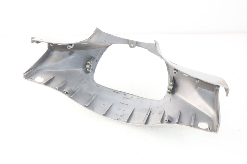 photo de TAPA MANILLAR TRASERO SYM SYMPHONY 50 (2009 - 2015) - Primer plano técnico