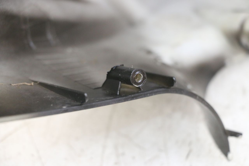 photo de CUBIERTA DEL MANILLAR DELANTERO TNT MOTOR ROMA 10' 4T 50 (2019 - 2022) - Estado de la superficie y material