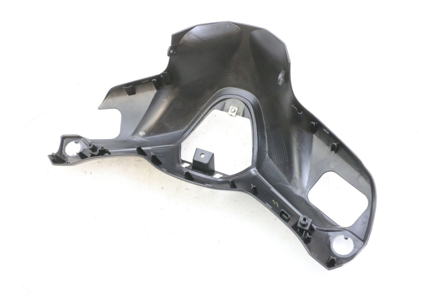 photo de TAPA MANILLAR TRASERO YAMAHA TRICITY 300 (2020 - 2024) - Otra perspectiva