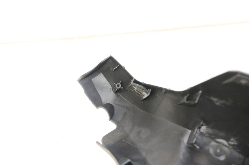 photo de CUBIERTA DEL MANILLAR DELANTERO SUZUKI UH BURGMAN 125 (2002 - 2006) - Detalle de la pieza