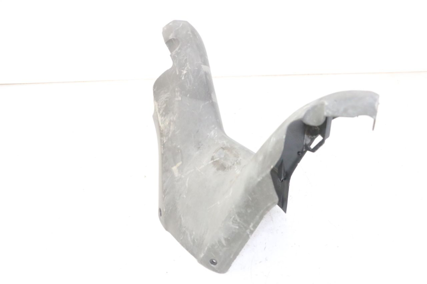 photo de CUBIERTA DEL MANILLAR DELANTERO SUZUKI UH BURGMAN 125 (2002 - 2006) - Detalles de los puntos de fijación