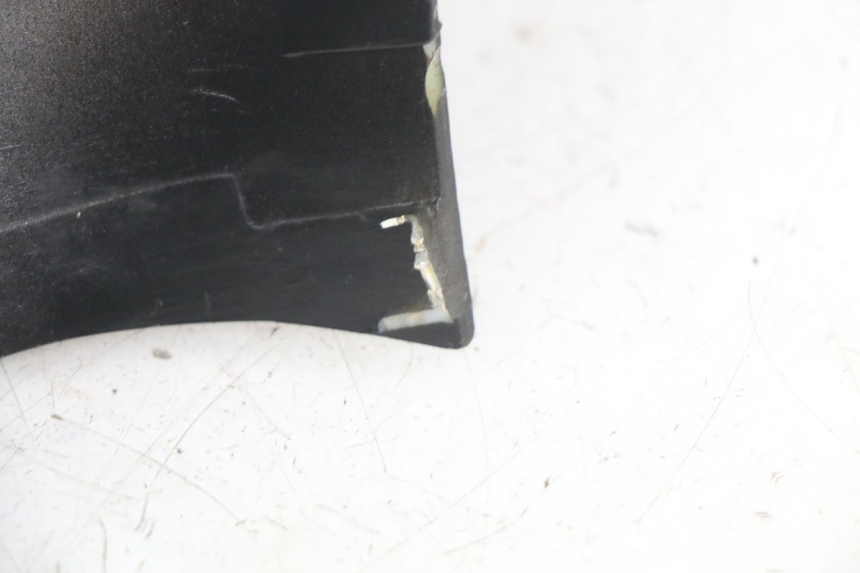 photo de CUBIERTA DEL MANILLAR DELANTERO PEUGEOT V-CLIC VCLIC 50 (2007 - 2013) - Otra perspectiva