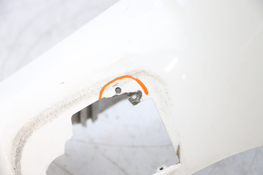 photo de TAPA MANILLAR TRASERO PIAGGIO VESPA GTS SUPER IE 125 (2009 - 2016) - Inspección visual detallada