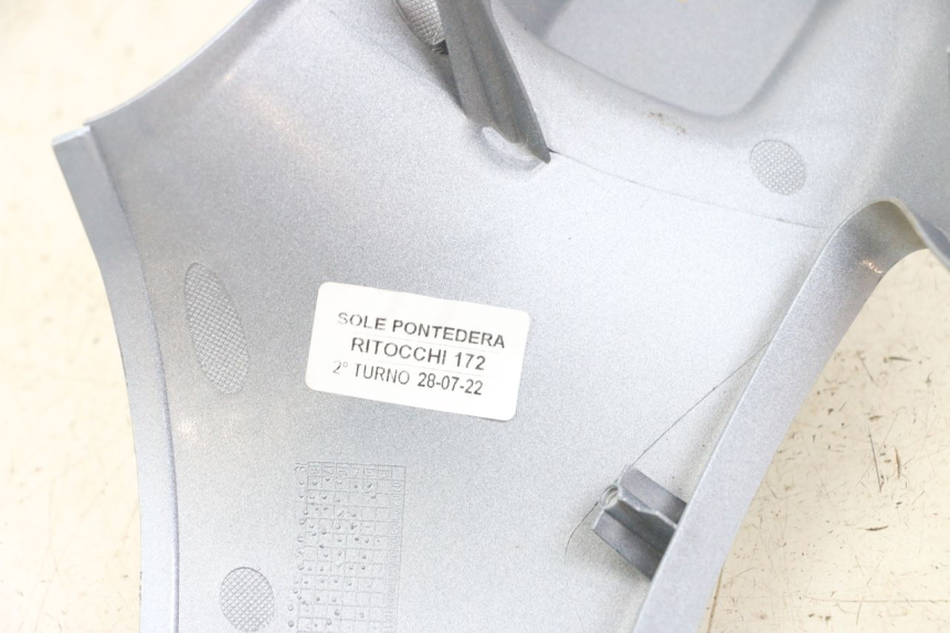 photo de CUBIERTA DEL MANILLAR DELANTERO PIAGGIO VESPA PRIMAVERA 4T 50 (2021 - 2024) - Zoom estado de uso