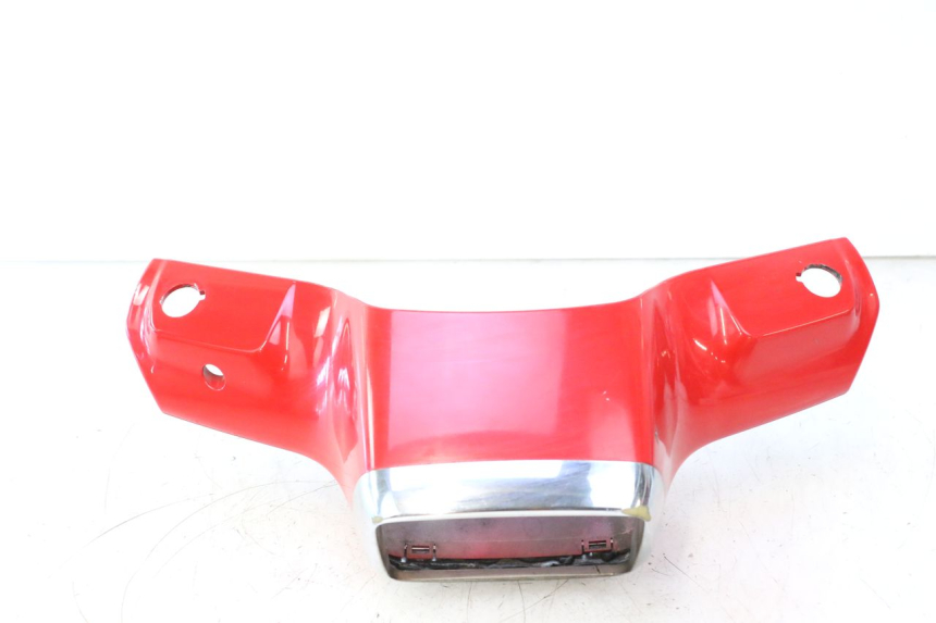 photo de CUBIERTA DEL MANILLAR DELANTERO PIAGGIO VESPA S 2T 50 (2007 - 2014) - Detalles de los puntos de fijación