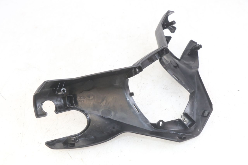 photo de CUBIERTA DEL MANILLAR DELANTERO YAMAHA X-MAX XMAX 125 (2010 - 2013) - Primer plano técnico