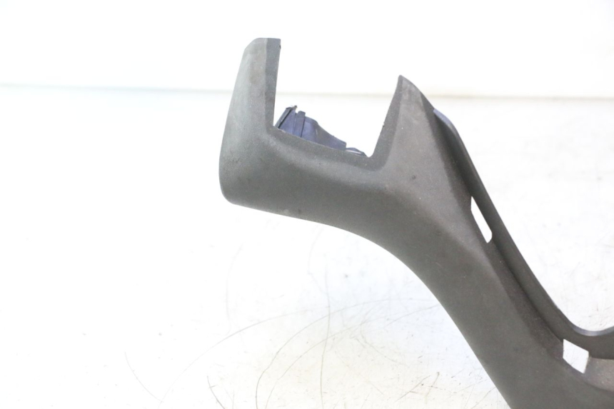photo de TAPA MANILLAR TRASERO PIAGGIO X8 STREET 125 (2006 - 2007) - Zoom estado de uso