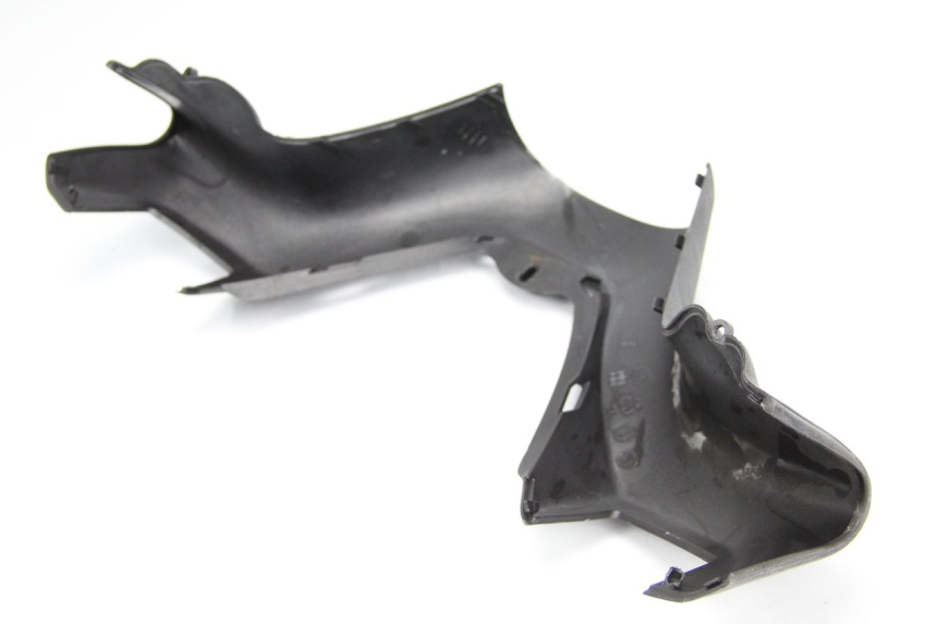 photo de CUBIERTA DEL MANILLAR DELANTERO PIAGGIO X9 125 (2000 - 2003) - Detalles de los puntos de fijación