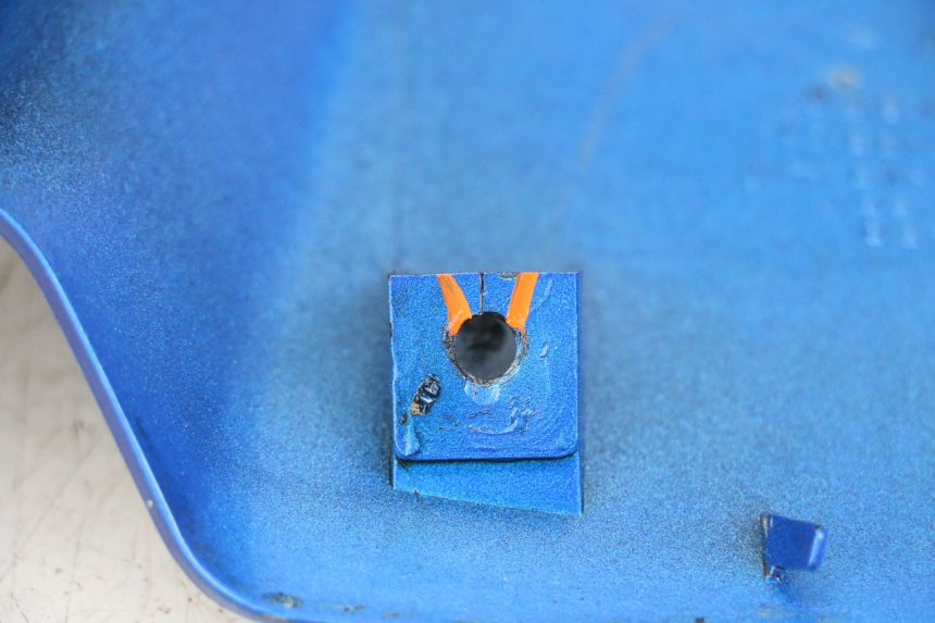 photo de TAPA MANILLAR TRASERO YAMAHA BW'S NG NEXT GENERATION 50 (1996 - 2003) - Detalles de los puntos de fijación