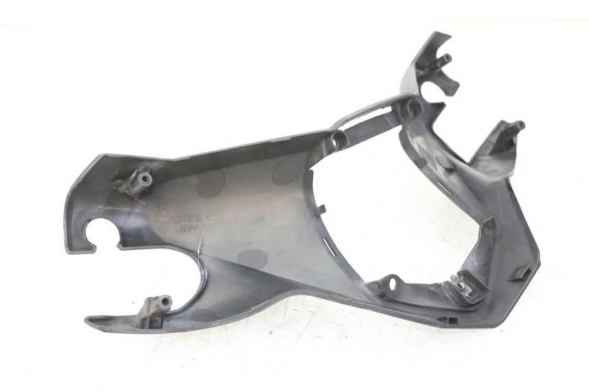 photo de TAPA MANILLAR TRASERO YAMAHA X-MAX XMAX ABS 250 (2010 - 2014) - Primer plano técnico