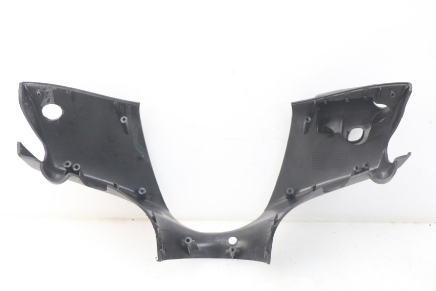 photo de CUBIERTA DEL MANILLAR DELANTERO PIAGGIO ZIP 4T 50 (2018 - 2020) - Otra perspectiva