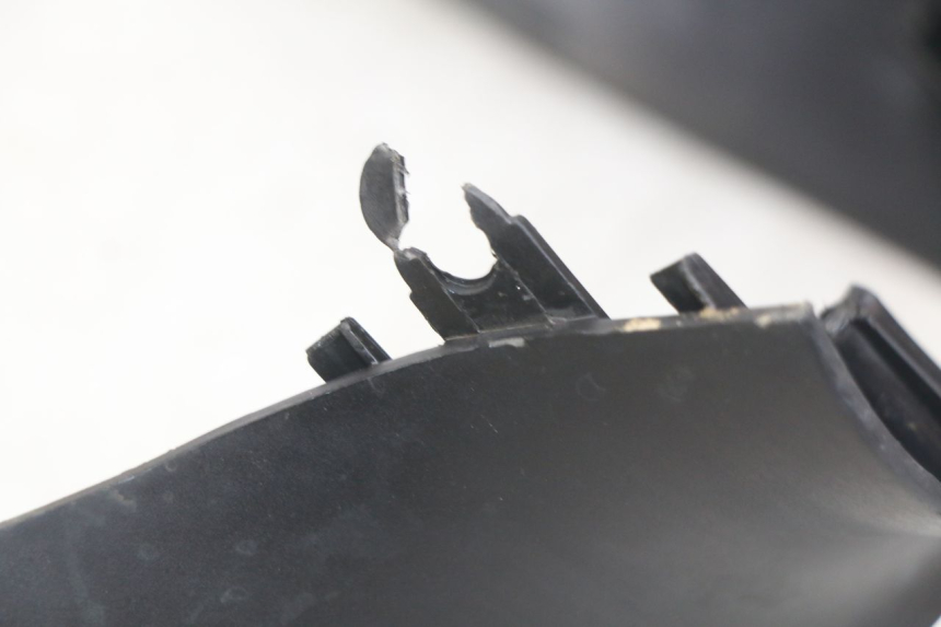 photo de CUBIERTA DEL MANILLAR DELANTERO PIAGGIO ZIP 4T 50 (2018 - 2020) - Primer plano técnico