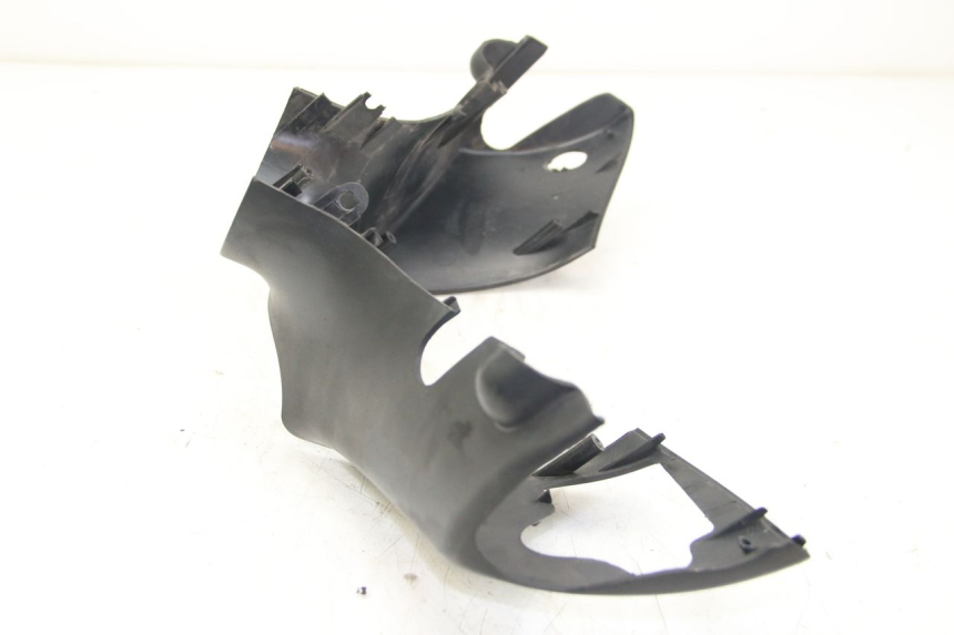 photo de CUBIERTA DEL MANILLAR DELANTERO PIAGGIO ZIP 4T 50 (2018 - 2020) - Primer plano técnico