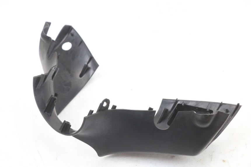 photo de CUBIERTA DEL MANILLAR DELANTERO PIAGGIO ZIP 4T 50 (2018 - 2020) - Primer plano técnico
