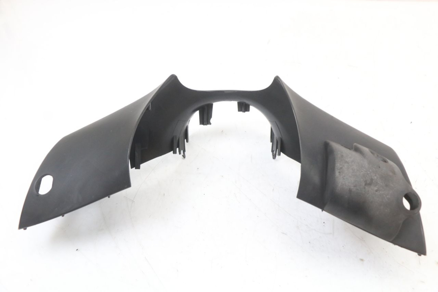 photo de CUBIERTA DEL MANILLAR DELANTERO PIAGGIO ZIP 4T 50 (2018 - 2020) - Detalles de los puntos de fijación