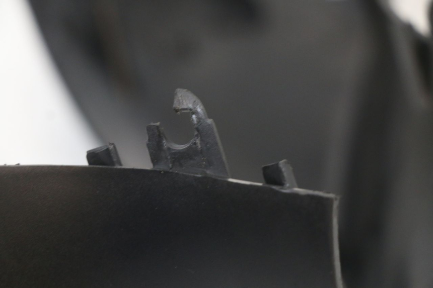 photo de CUBIERTA DEL MANILLAR DELANTERO PIAGGIO ZIP 4T 50 (2018 - 2020) - Estado de la superficie y material