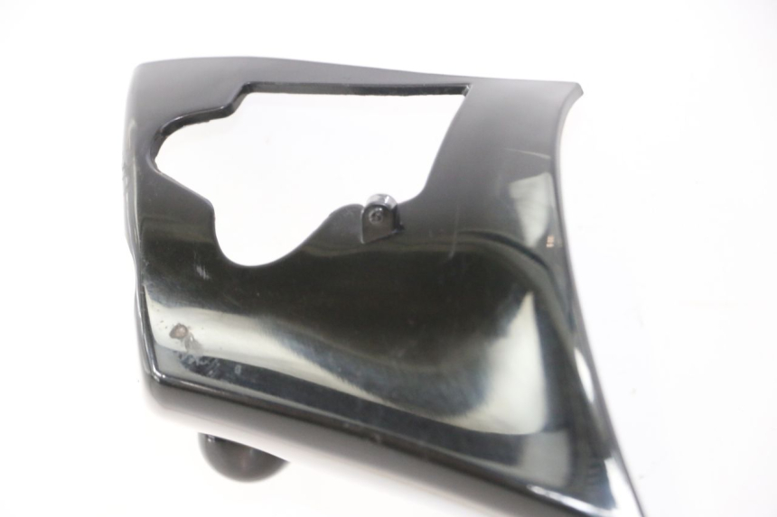 photo de TAPA MANILLAR TRASERO PIAGGIO ZIP 4T 50 (2006 - 2017) - Primer plano de alta resolución