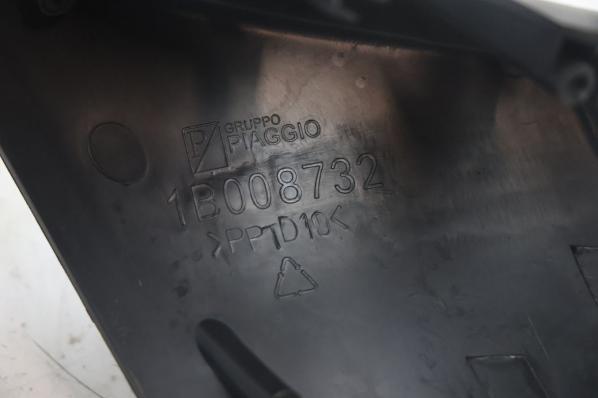 photo de TAPA MANILLAR TRASERO PIAGGIO ZIP IGET 4T 50 (2021 - 2023) - Estado de la superficie y material