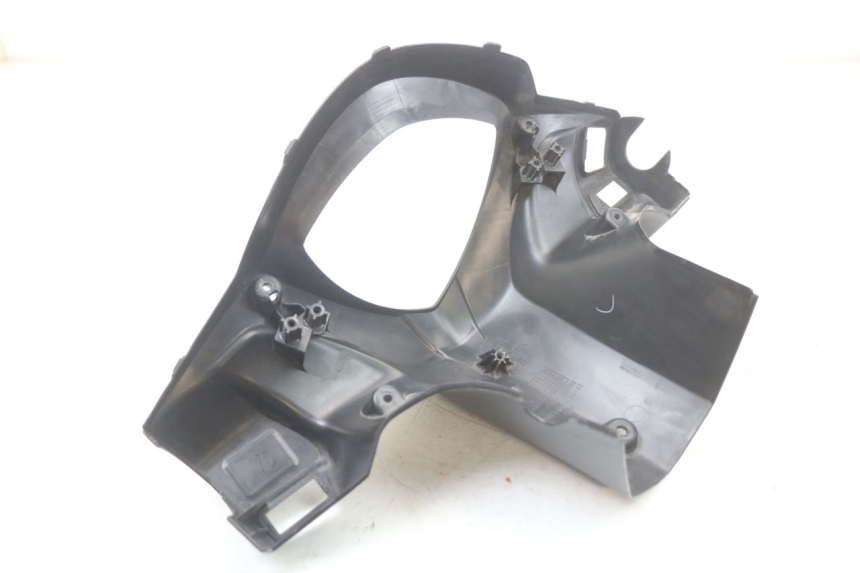 photo de TAPA MANILLAR CONMUTADOR SUZUKI ADDRESS 110 (2015 - 2020) - Detalles de los puntos de fijación