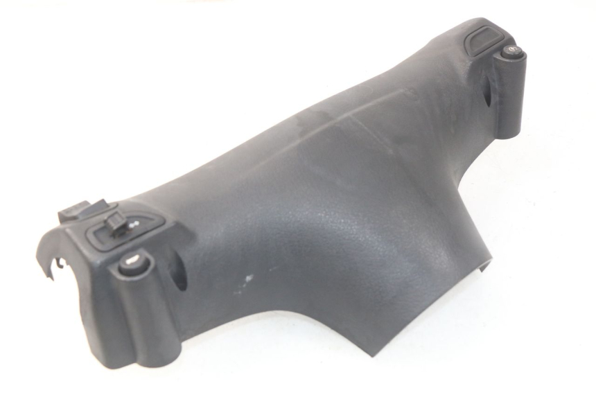 photo de CUBIERTA DEL MANILLAR DEL INTERRUPTOR DE LUCES. PIAGGIO FLY 2T 50 (2004 - 2017) - Zoom estado de uso