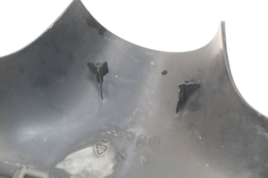 photo de CUBIERTA DEL MANILLAR DEL INTERRUPTOR DE LUCES. PIAGGIO FLY 2T 50 (2004 - 2017) - Otra perspectiva