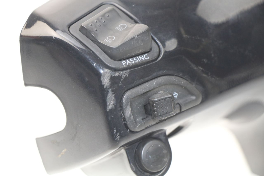 photo de TAPA MANILLAR CONMUTADOR PIAGGIO FLY IE 125 (2012 - 2017) - Vista general del producto